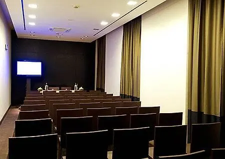 Hotel H2c 4*