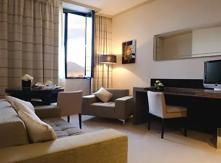 Hotel H2c 4*